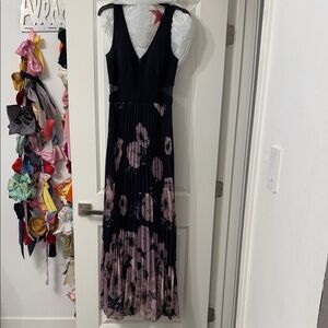 Chic Floral Maxi Dress in Black and Purple
